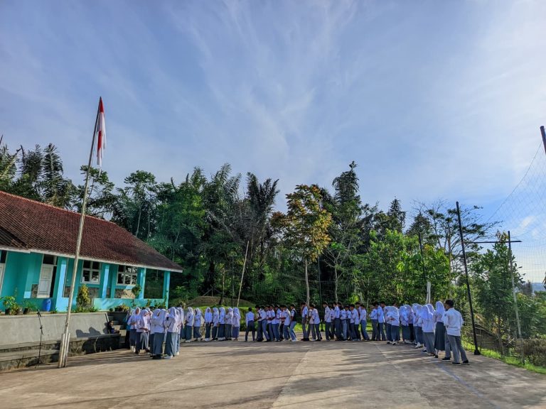 Welcome Back to School & HALALBIHALAL– SMA Nahwa Cantigi